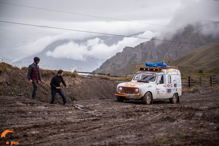Raid 4L la grande traversée des Alpes 2027. 4alpes 2027. 12ème édition !