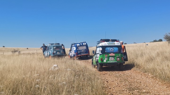 Raid Terre d'Aventures 4L / 2CV 2027 / 5 étapes dont 1 étape de nuit